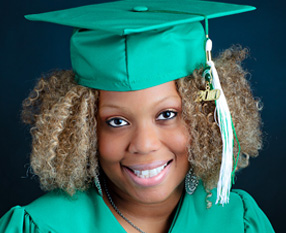 Courtney G || College Graduation Session