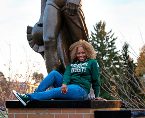 Courtney G || College Graduation Session