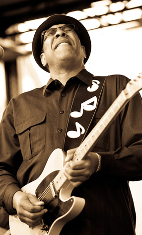 Bluesfest 2011 - Root Doctor Featuring Freddie Cunningham