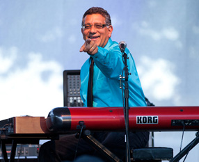 Bluesfest 2011 - Root Doctor Featuring Freddie Cunningham