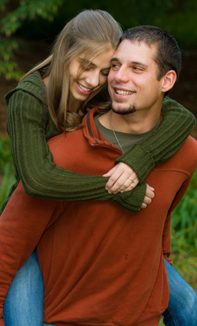 David and Jessica || Fall Engagement Session at Michigan State University