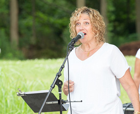 Music in the Gardens - Twyla Birdsong